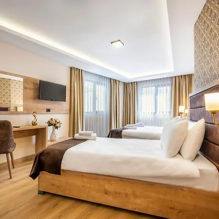 Emin Palace 酒店 3*