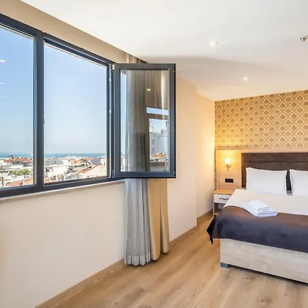 Emin Palace 3*