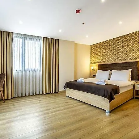 Emin Palace 3*