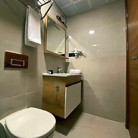 Emin Palace 3*