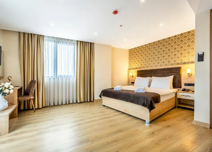Emin Palace Hotell 3*